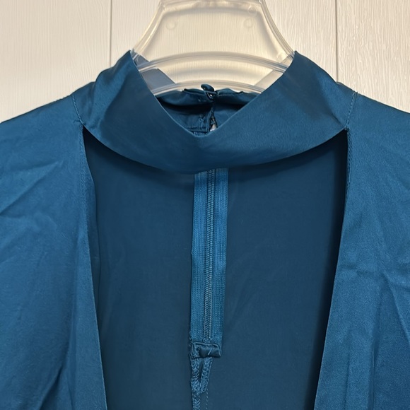 Satin wrap blazer - Picture 2 of 5